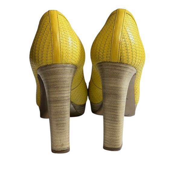 Valentino Garavani Antique Yellow Leather Platform Heels Size 38 - Picture 6 of 16